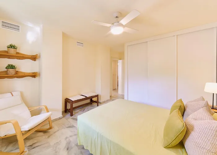 Lunamar Jardin 4hab شقة