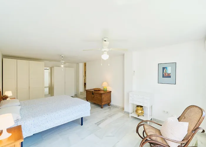 Lunamar Jardin 4hab شقة *