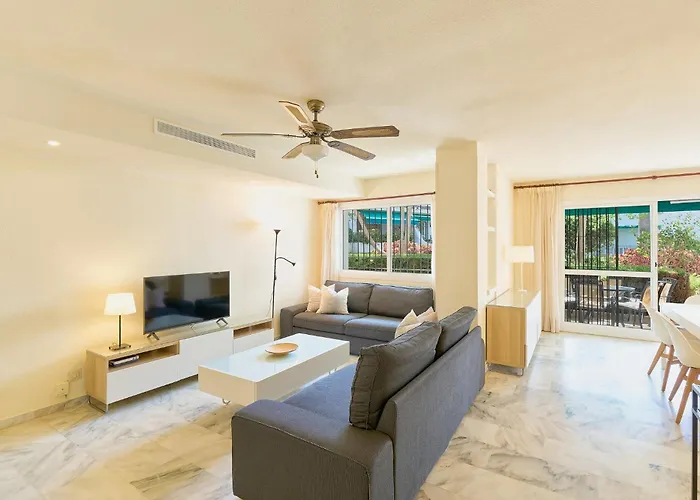 Lunamar Jardin 4hab شقة *